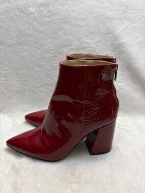Vince Camuto Benedie Red Patent Leather Crocodile Pointed Toe Ankle Boots Sz 6M